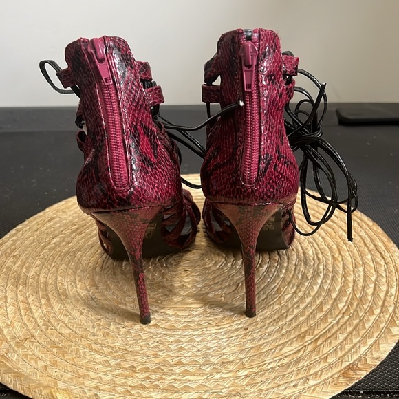 Club Couture Burgundy Animal Print Lace Up Gladiator Peep Toe Heel Size 8 - Picture 6 of 15